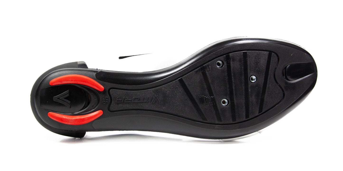 حذاء فيتوريا تري 40 أبيض-أسود