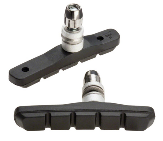 حذاء جاجوير ماونتن سبورت باللون الأسود