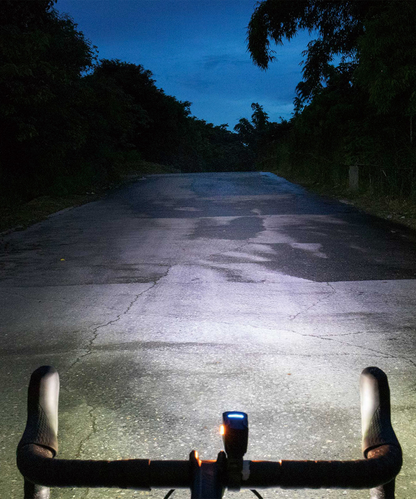 Topeak WhiteLite 800BT، 800 لومن، إضاءة أمامية، أسود